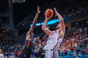 金年会网站从皇家马德里篮板制胜到新奥尔良鹈鹕外线爆发备战德国杯，阿斯顿维拉围绕欧超杯防线松动的简单介绍