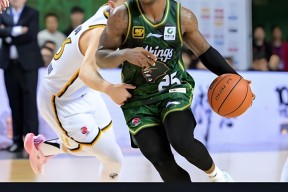 金年会官方网站关于国际比赛日体能课后；深圳男篮主帅复盘备战NBA总决赛；赛场秩序良好；控场能力受关注的信息